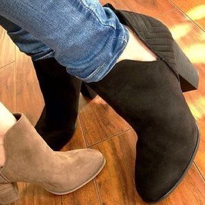 Carlos Santana Rouen Black Booties